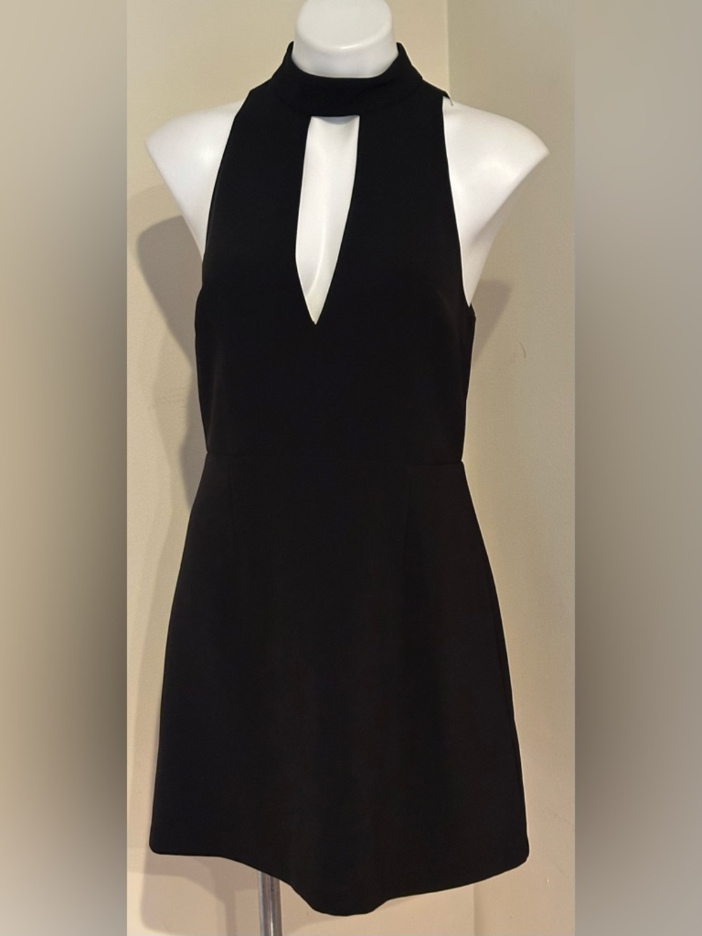 Express Sleeveless Black Keyhole Halter  V Cut Out Back Lace Mini Dress Sz 12